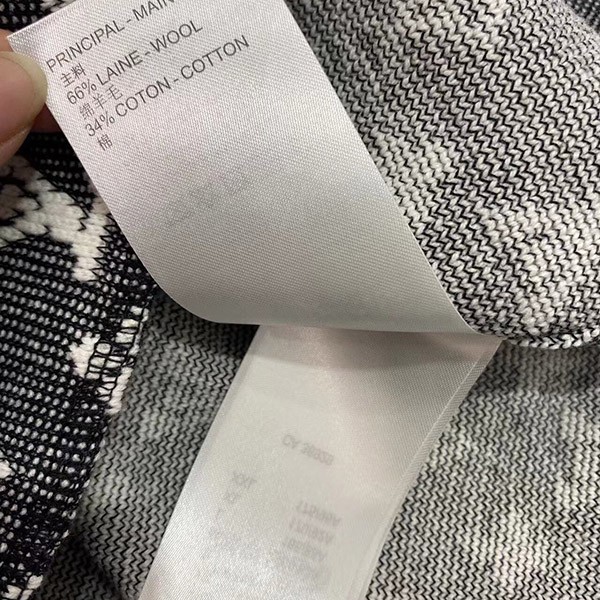 ◆チェーンがアクセント☆◆ルイヴィトン モノグラム Tシャツ コピー vuf96348
